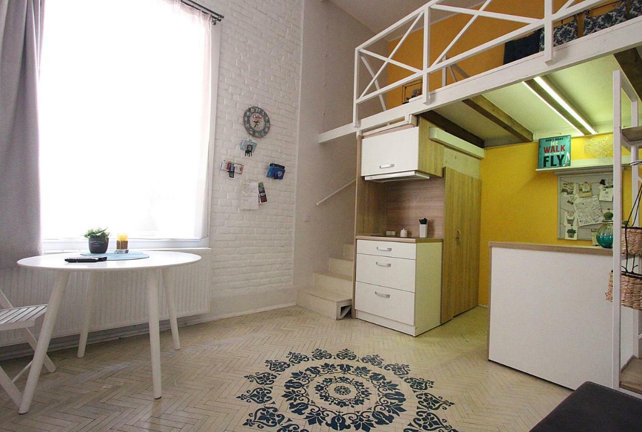 Style Loft Apartment Lviv Bagian luar foto